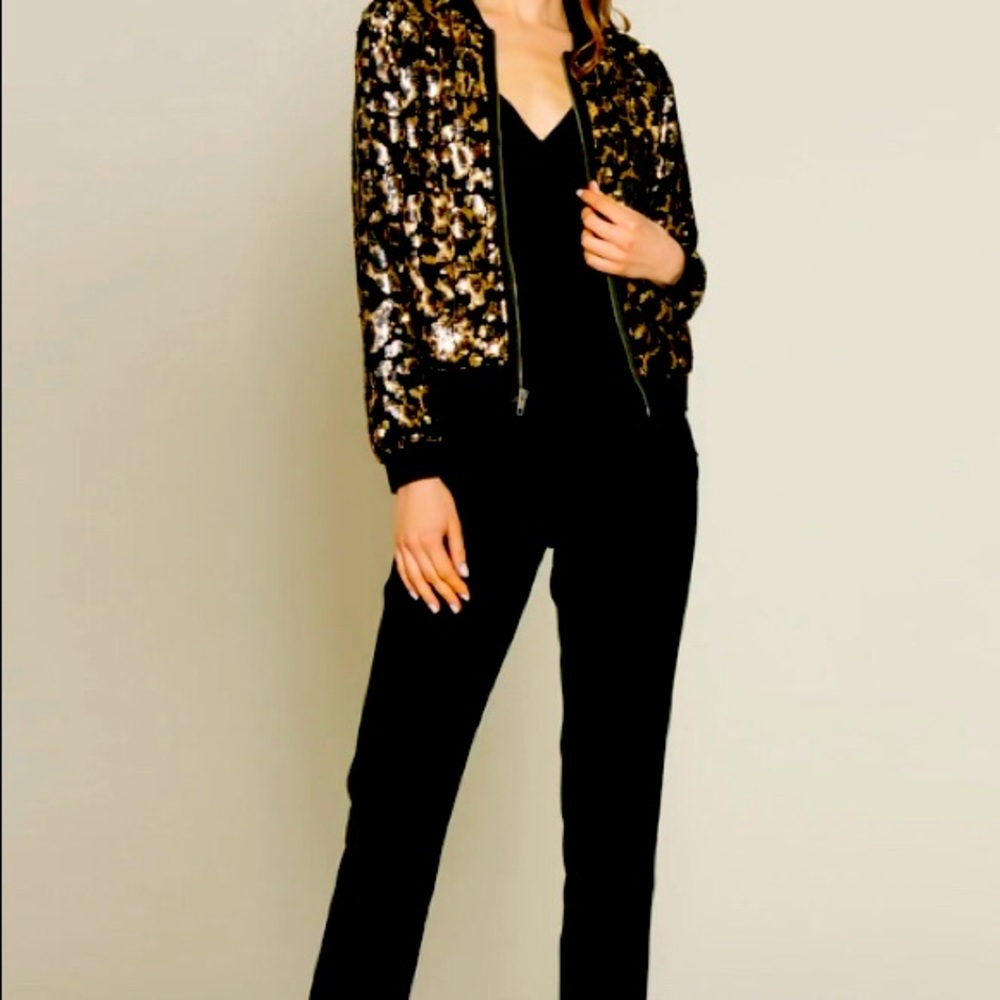 Velvet w/printed sequin blouson jacket